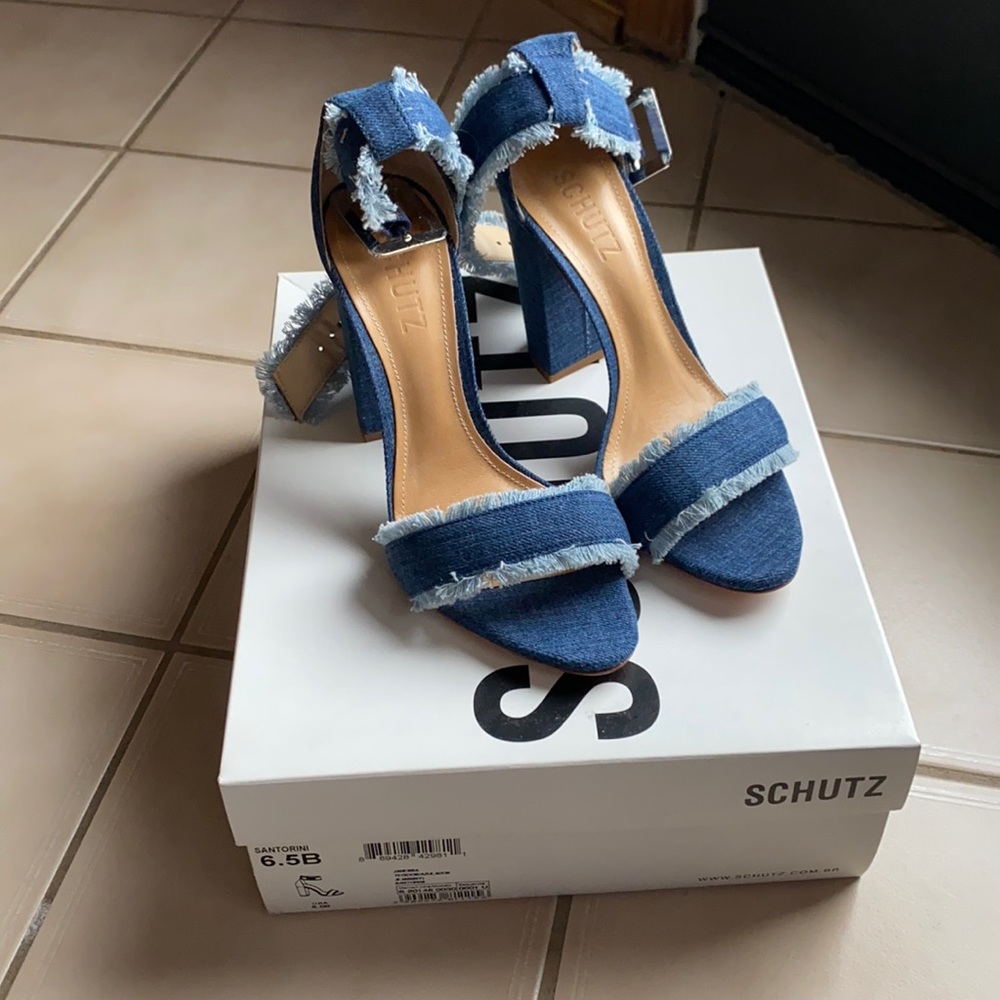 Schutz janessa santorini